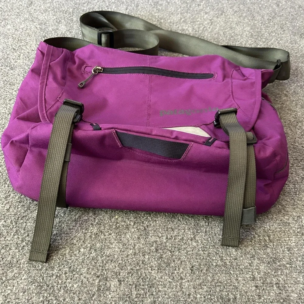 Patagonia Bag Purple MiniMass Courier Laptop Travel Soft Case Shoulder Work